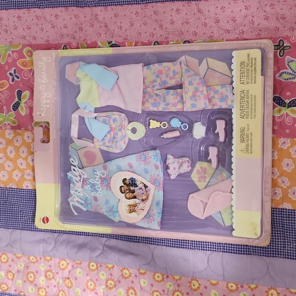 FEATURES MIDGE,BARBIES BEST FRIEND. - Picture 1 of 13